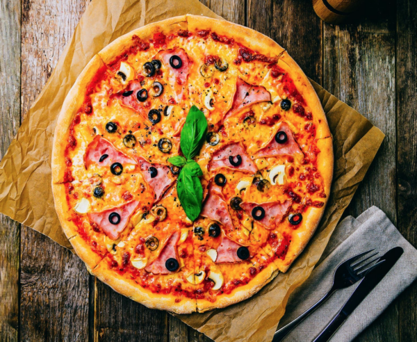 Capricciosa pizza standard/ familjepizza
